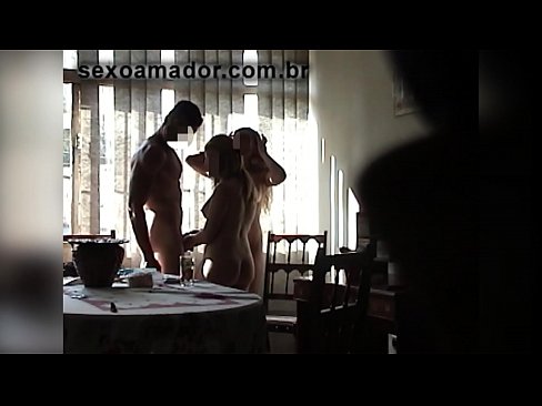 ❤️ Sexvenner inviterer en gigantisk mann og en trekant med seg ❤❌ Jævla video hos oss no.pinkporno.ru